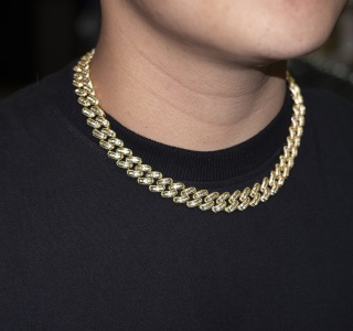 BAGUETTE CUBAN LINK NECKLACE IN GOLD